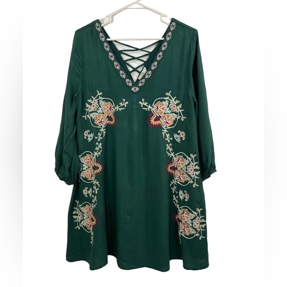 entro Dresses & Skirts - BOHO embroidered v-neck rayon long sleeve flowy shift dress strappy back medium